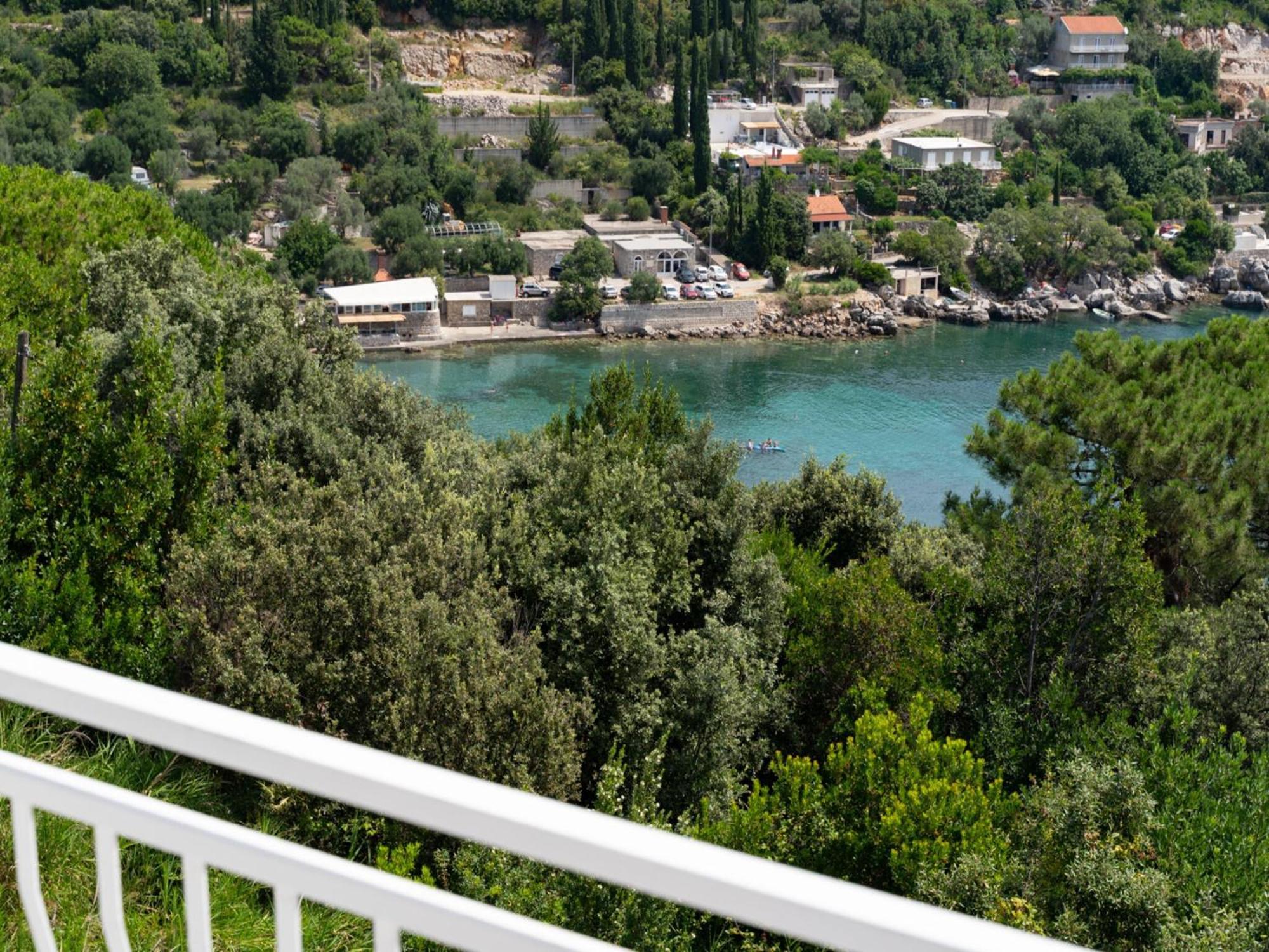 Apartment Konak Molunat Buitenkant foto
