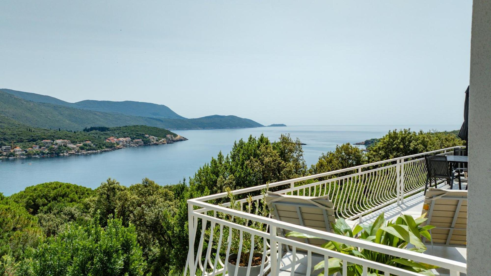 Apartment Konak Molunat Buitenkant foto
