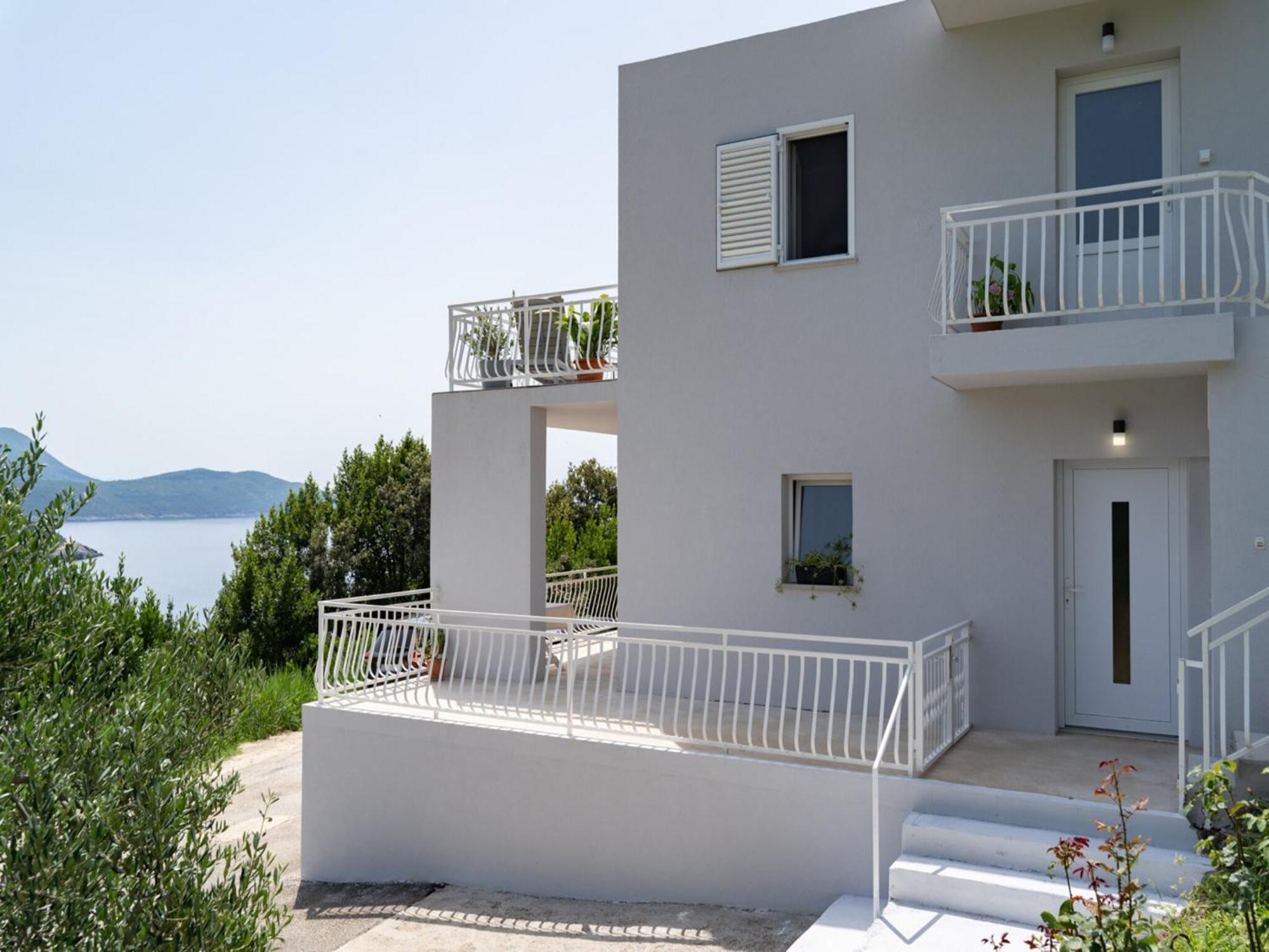 Apartment Konak Molunat Buitenkant foto